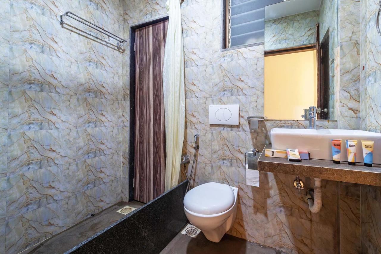 Stayvista'S Vine & Splash - Riverside Villa With An Infinity Pool And Indoor Games Карджат Экстерьер фото